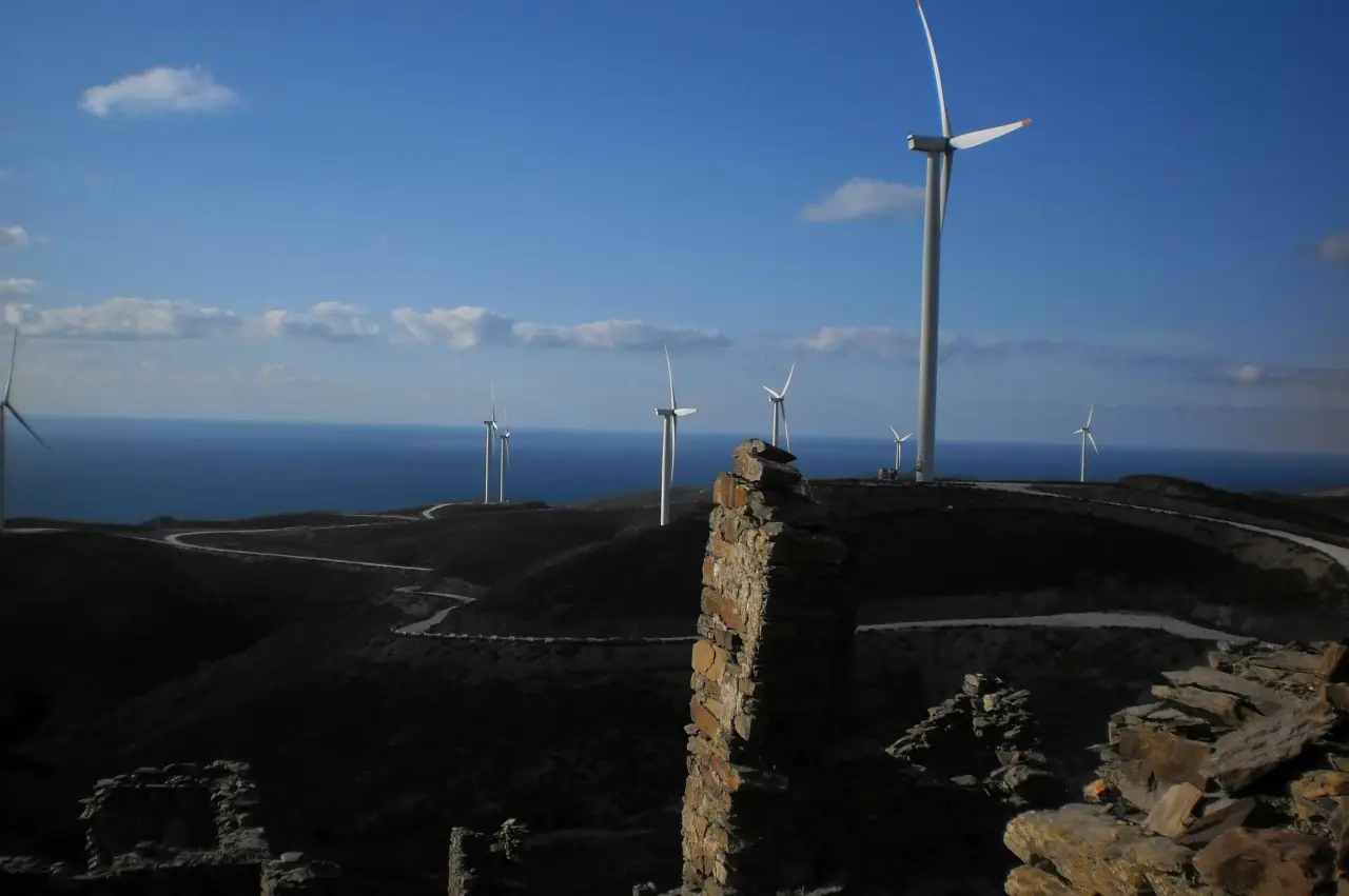 Yenilenebilir enerjide "süper izin" dönemi: Yeşil dönüşüm mü, sermayeye kaynak aktarımı mı?