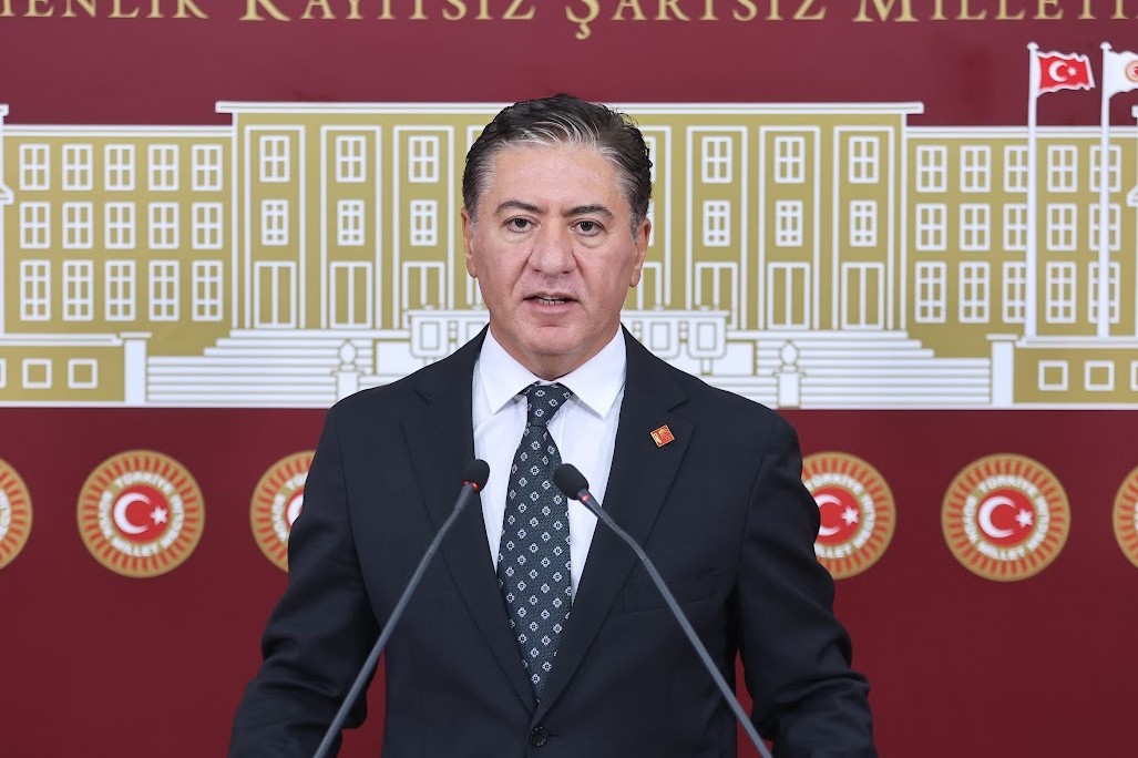 CHP'li Murat Emir Yargıtaya tepki gösterdi, 'Yeni Parti' için yarını işaret etti