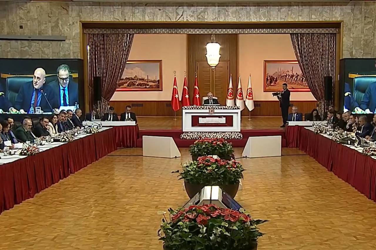 TBMM Başkanı Kurtulmuş “İzleme Komisyonu” için partilerin temsilcileriyle görüşecek