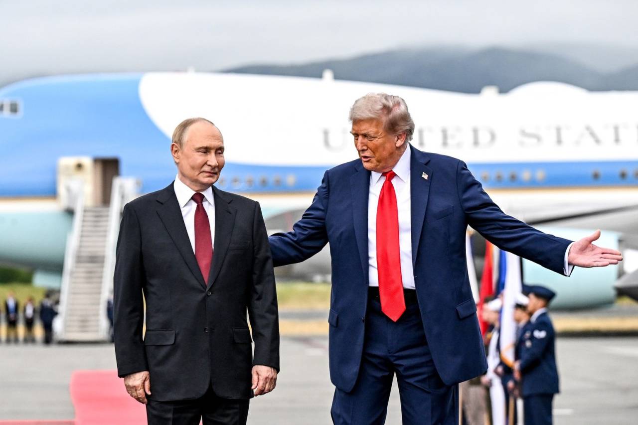 Putin, Trump'ın doğum gününü kutladı: 'Samimi' görüşme 1 saat sürdü