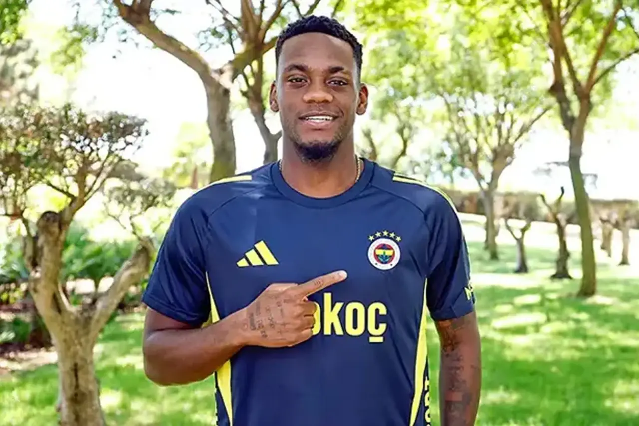 Jhon Duran Galatasaray'a transfer olacak mı? Okan Buruk'tan dikkat çeken yanıt