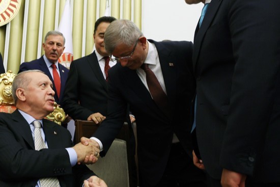 Ahmet Davutoğlu kimdir? Siyasi yaşamı, gafları, "hesap hataları"