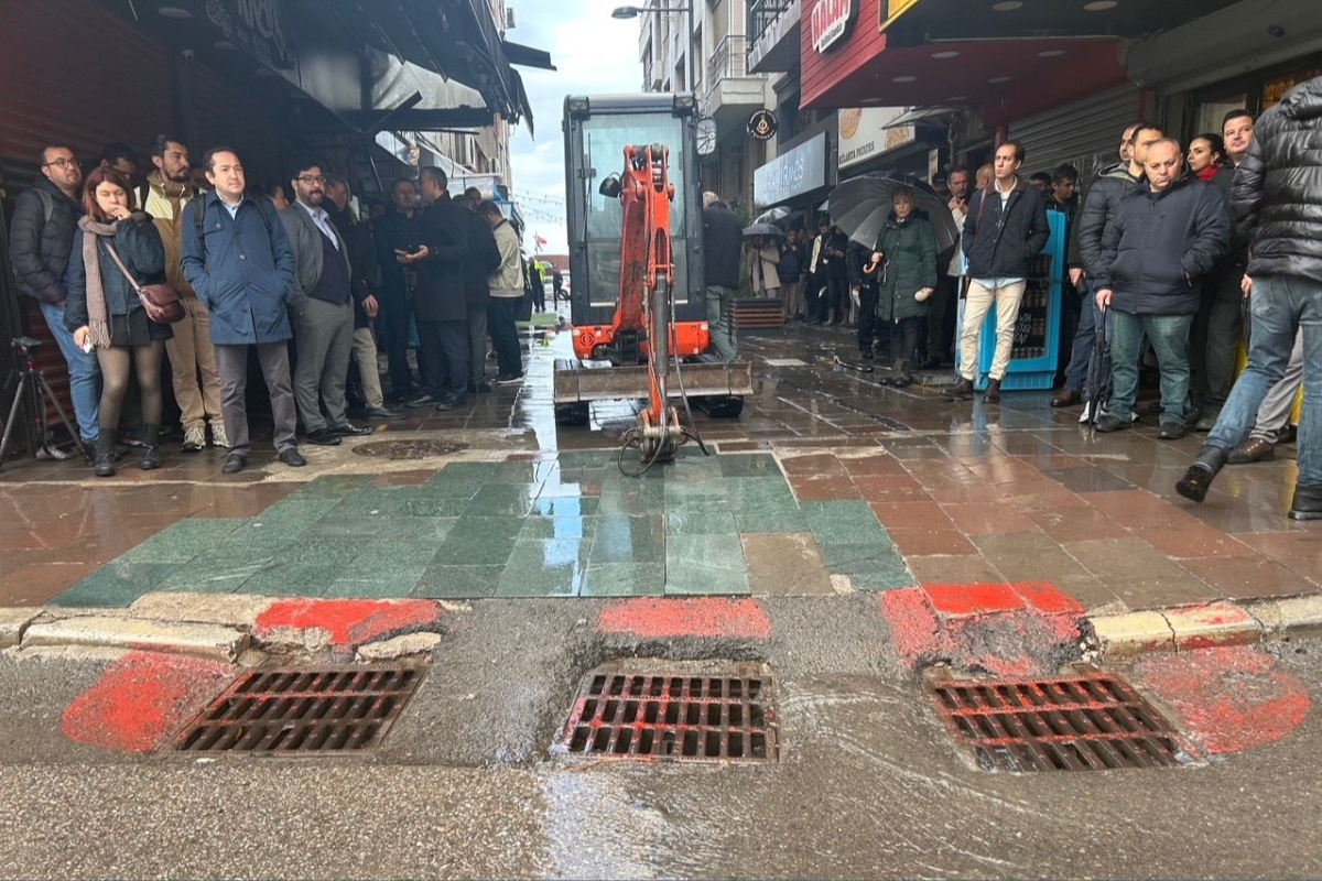 İzmir'deki elektrik akımı davasında yeni bilirkişi kararı: İZSU bürokratları hakim karşısına çıktı