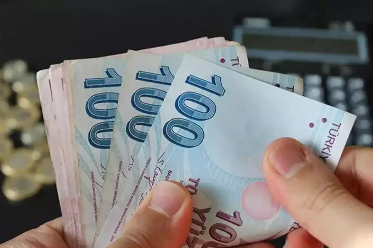 Emekli maaş farkı yarın ödeniyor: 4,9 milyon emeklinin hesabına 3 bin 119 TL yatacak