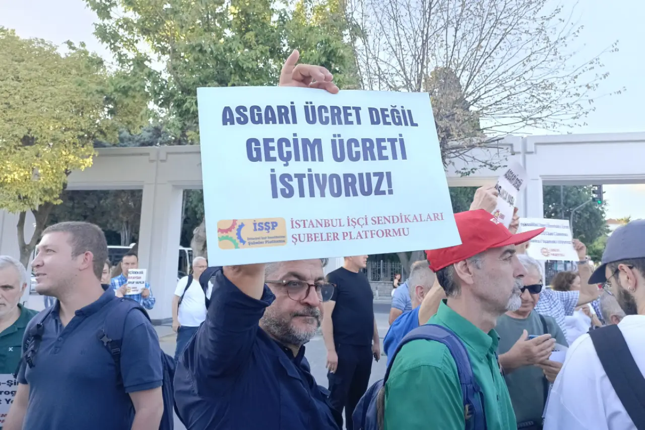 Yoksullukta eşitlenenler hükümete birlikte dur diyelim