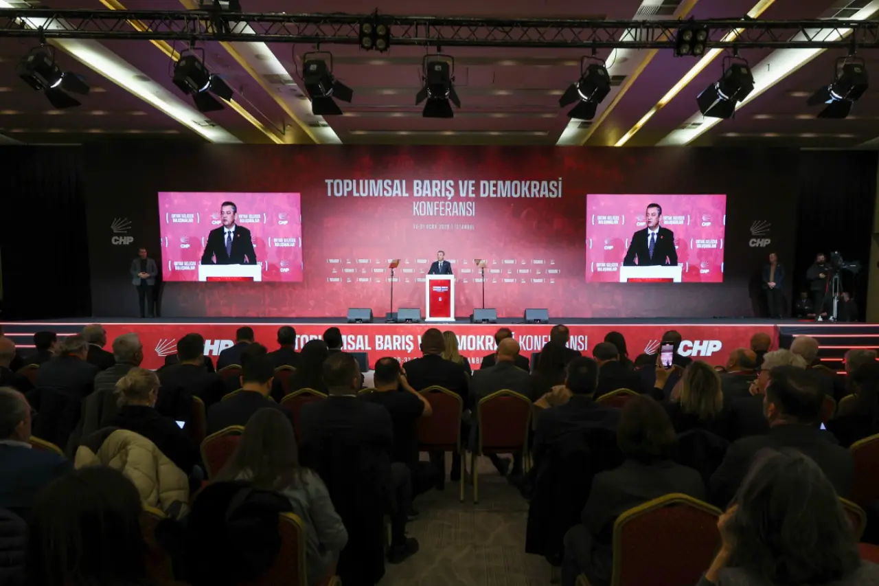 CHP'nin barış ve demokrasi konferansı: Bu çiçek bahar getirir mi?