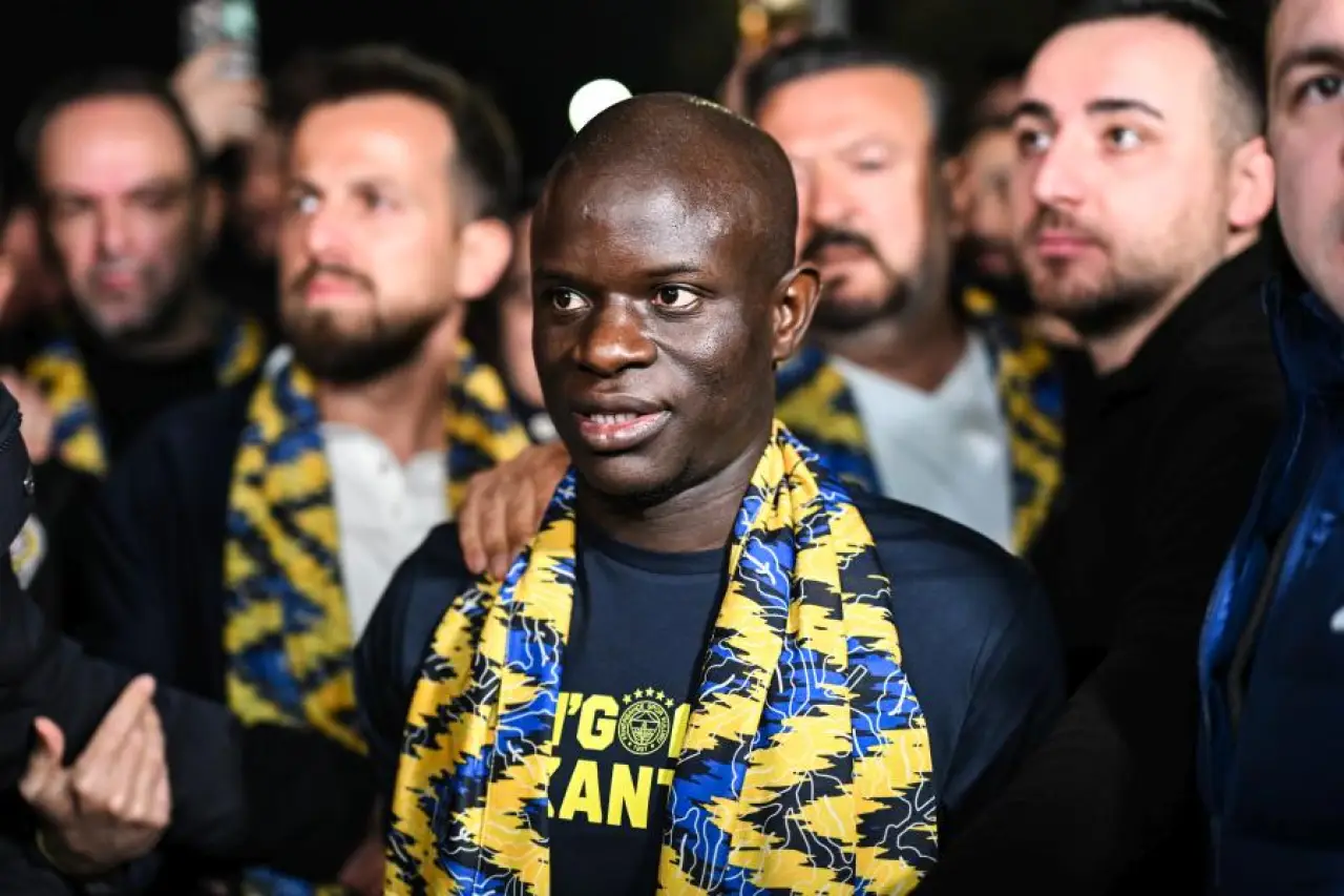 N'Golo Kante, İstanbul'a geldi: Fenerbahçe 2,5 yıllığına anlaşmıştı