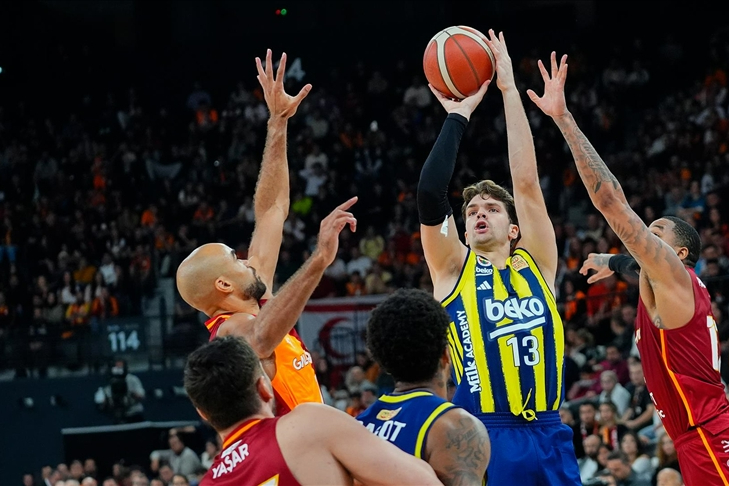 Fenerbahçe, Galatasaray’ı ağırlıyor