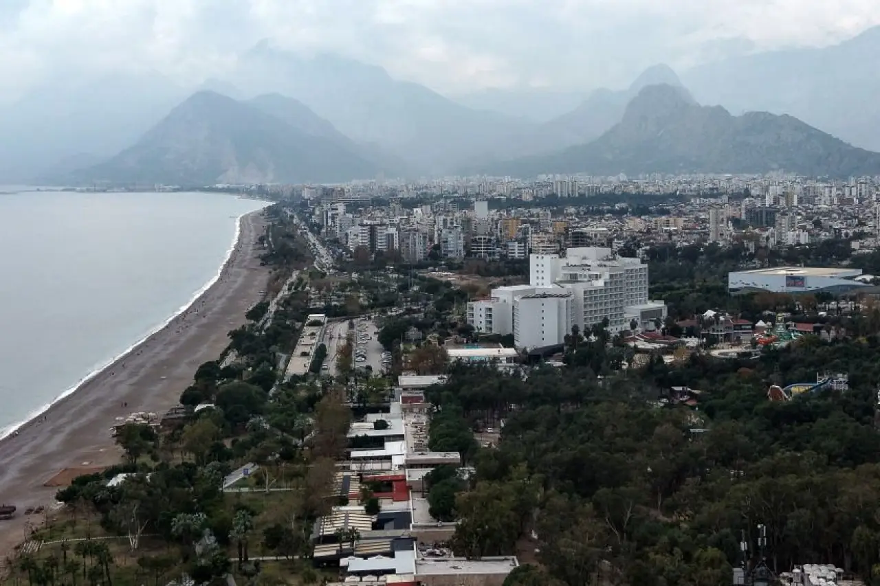 Antalya’daki milyar dolarlık arazide 3 otelin tapu iptali için dava
