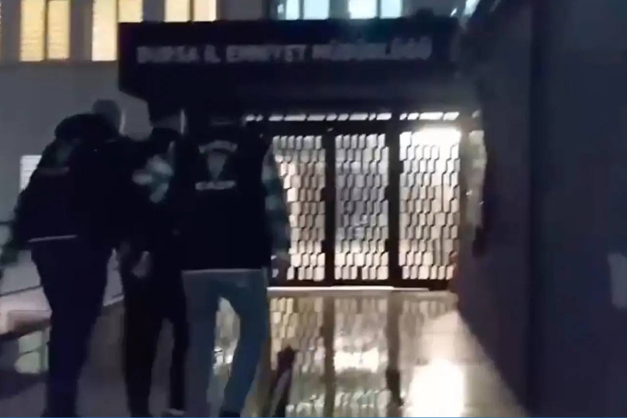 Bursa'da kuyumcuya silahlı soygun girişimi: Şüpheli yakalandı
