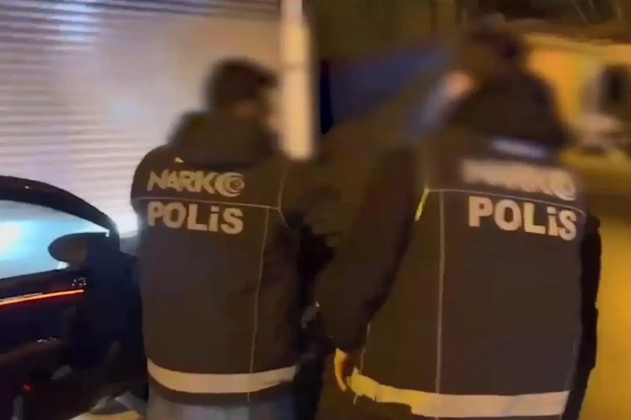 Tuzla'da uyuşturucu operasyonunda 1 kişi gözaltına alındı.