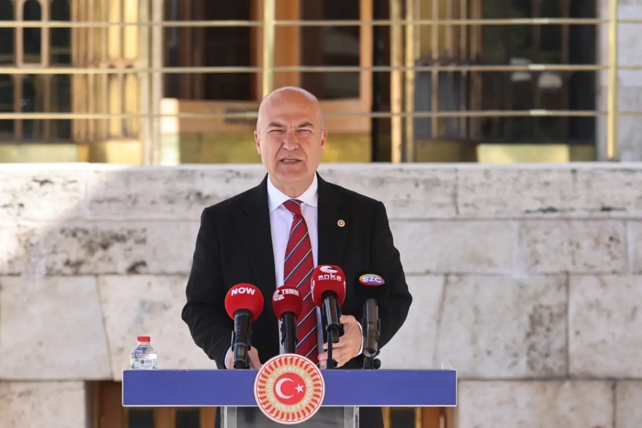 CHP’li Bakan mobbing gördüğü iddia edilen polisin intiharını Bakan Çiftçi’ye sordu