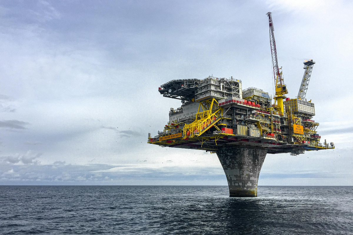 ABD-İran gerilimi petrolü yükseltti: Brent petrol 93 doların