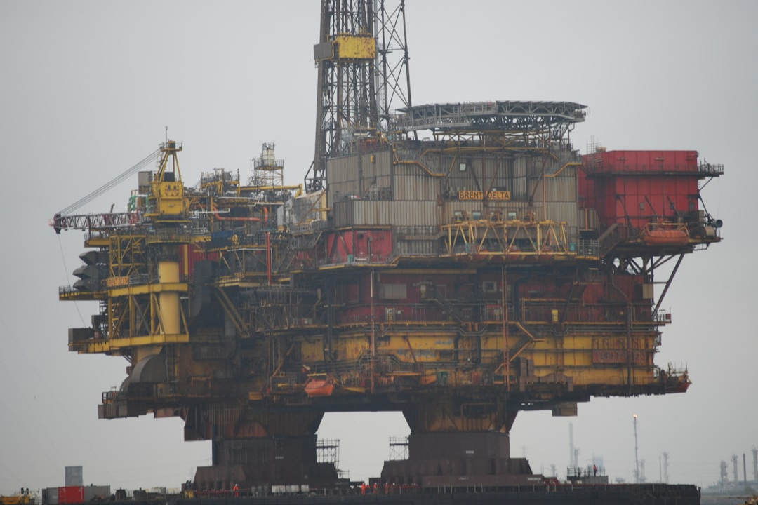 Brent petrolün varil fiyatı, ABD-İran uzlaşısı beklentisiyle yüzde 5'in üzerinde geriledi