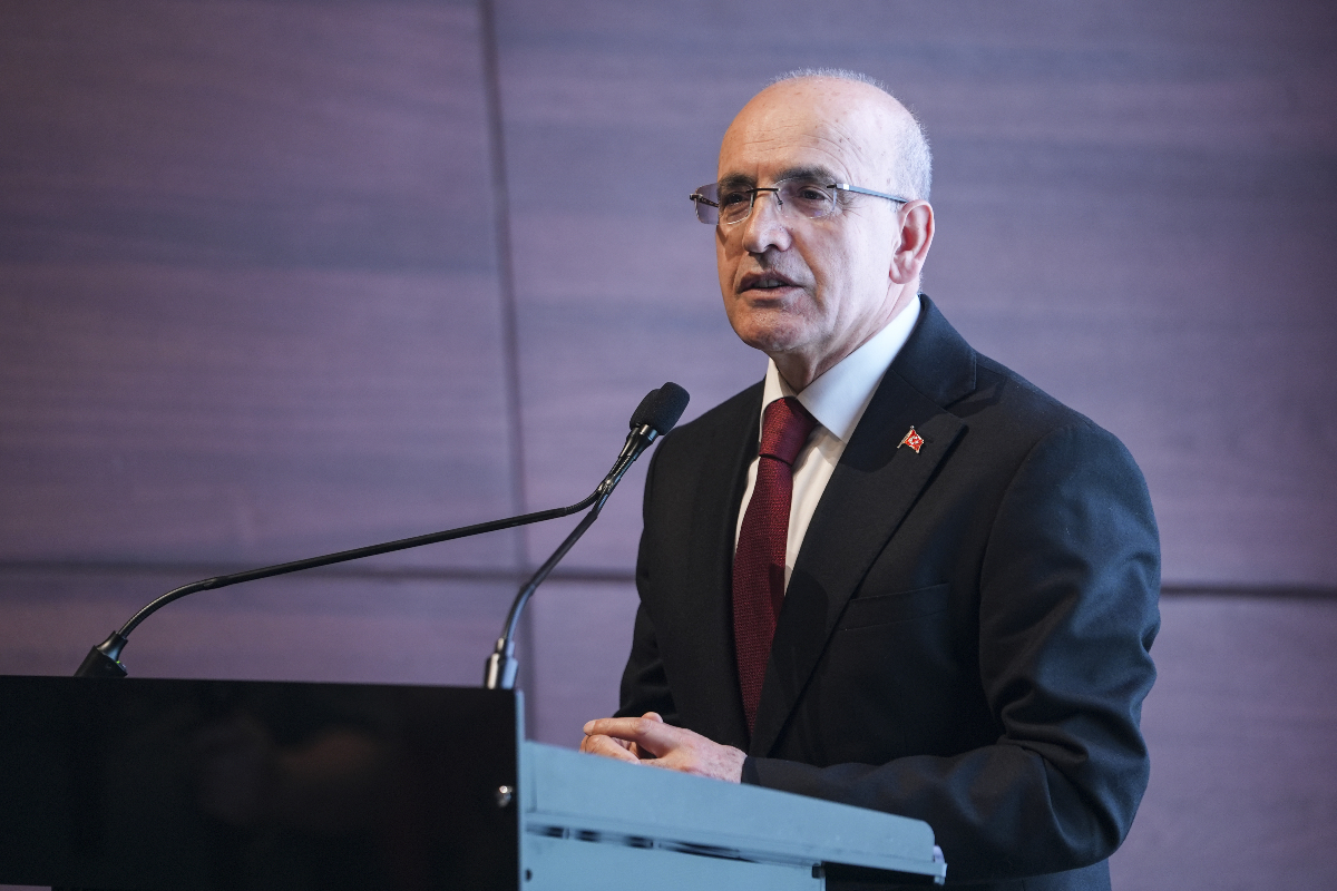 Petrol fiyatları fırlayınca Bakan Şimşek'ten açıklama geldi: Geçici olabilir