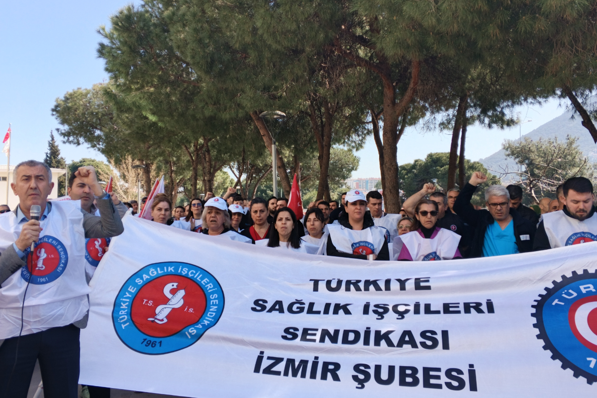 Dokuz Eylül Hastanesi’nde Sağlık-İş üyesi işçiler artan baskılara karşı yürüdü