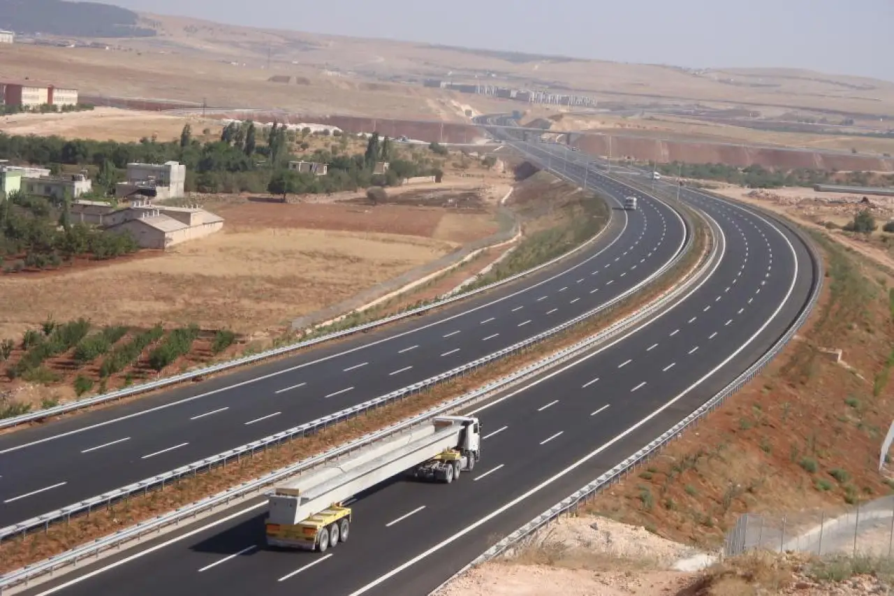 Kocaeli'de TEM Otoyolu'nda çalışma: İstanbul-Ankara yönü trafiğe kapatılacak