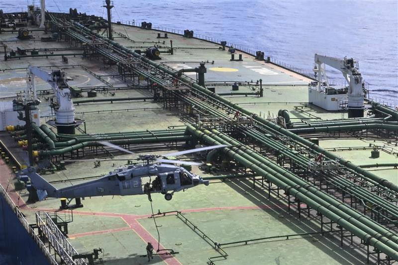 CENTCOM İran'a karşı saldırı başlattığını duyurdu: Keşm ve Cask adalarında da patlamalar duyuldu