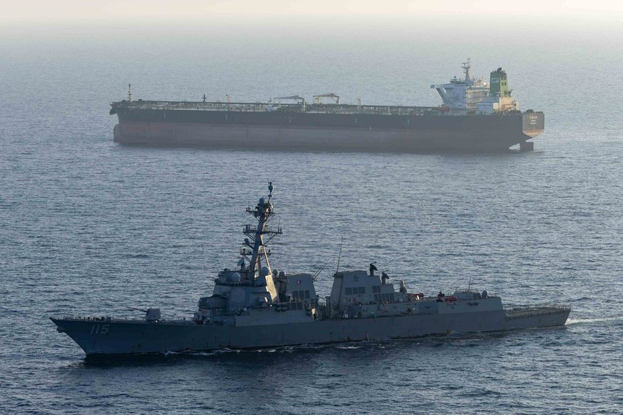 CENTCOM açıkladı: İran'a giden 118 geminin rotası değiştirildi