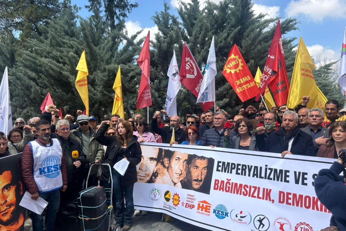 Denizler Ankara'da mezarları başında anıldı: “NATO’nun dağıtılması için mücadeleyi büyüteceğiz”