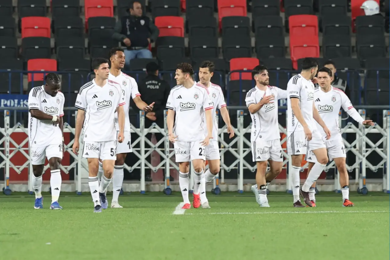Beşiktaş’ın Rize kafilesi açıklandı! İki yıldız kadroda yok