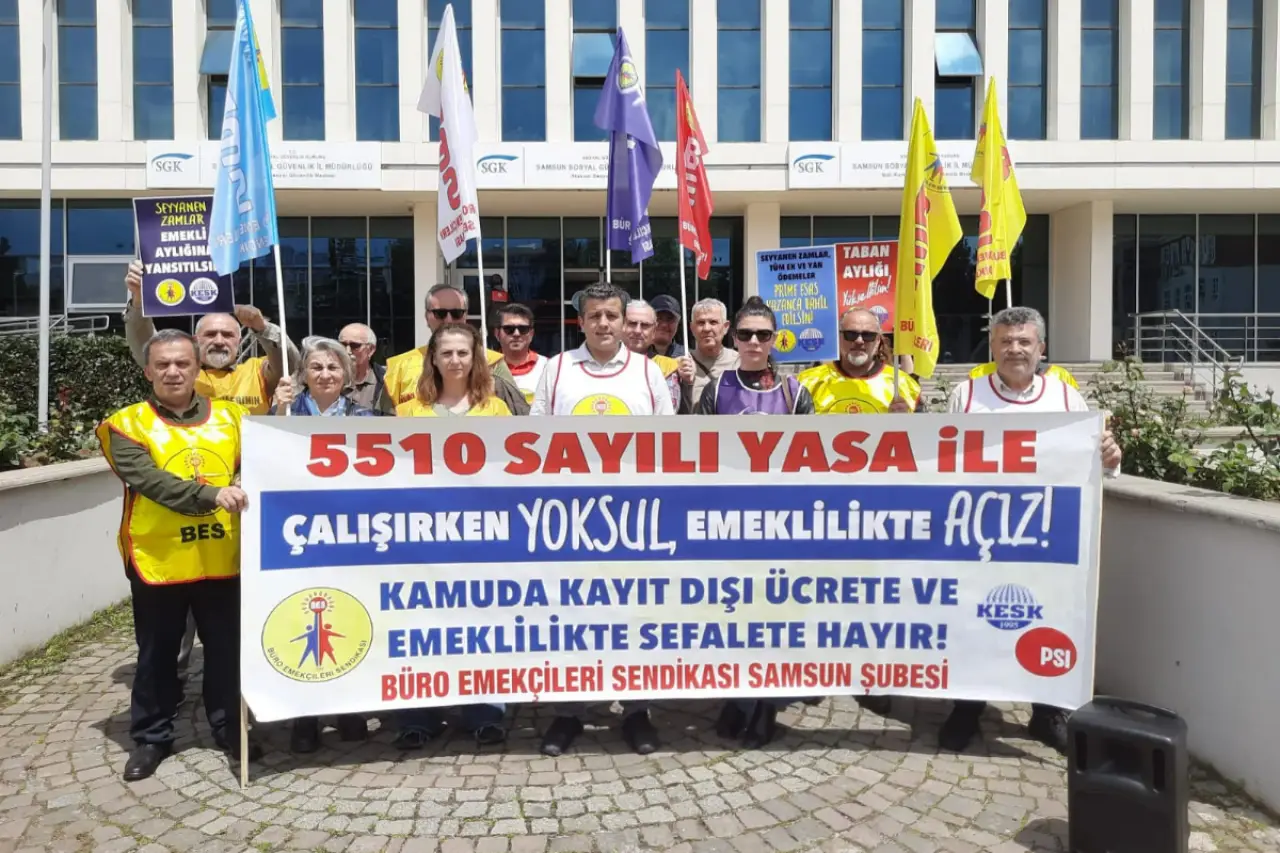 BES’ten SGK önünde açıklama: “Mezarda emekliliğe ve sefalete hayır”