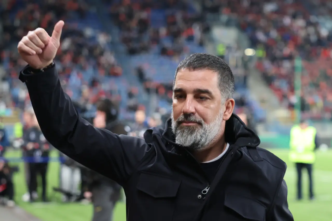 Arda Turan'ın takımı Shakhtar'ın maçında hava saldırısı alarmları: Karşılaşma üç kez durdu