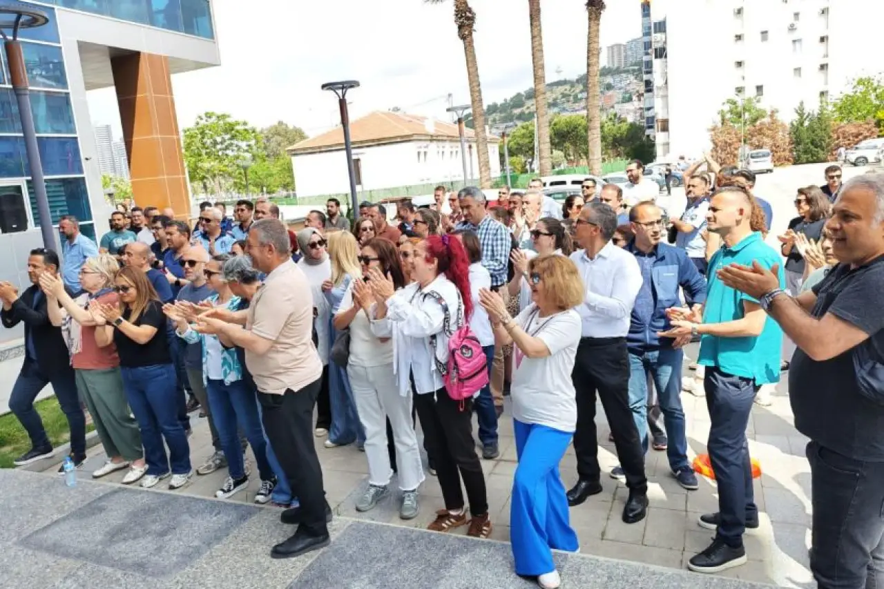 Bayraklı Belediyesinde müzakere masası kurulacak