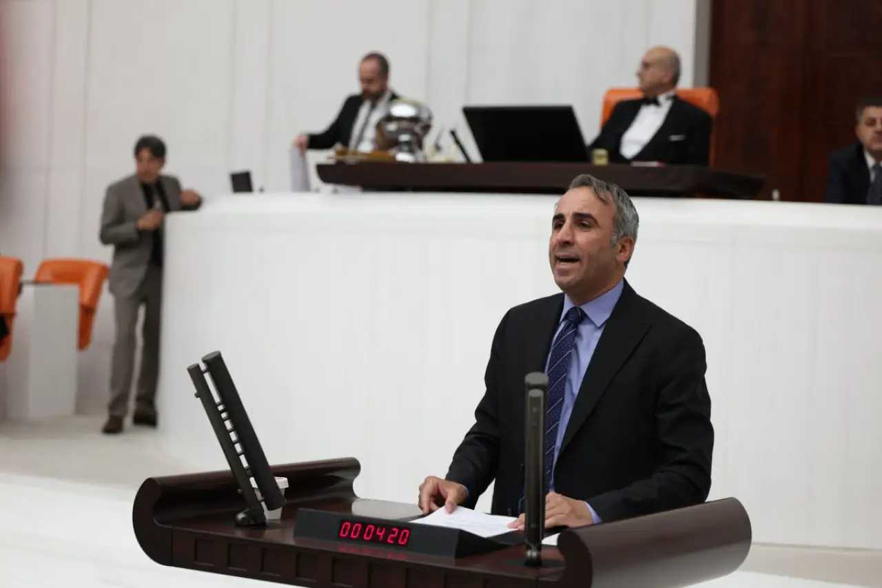 Alevi kadınlara yönelik kaçırılma iddialarını Meclis’e taşıdı: DEM Partili Fırat’tan Dışişleri Bakanlığına Suriye sorusu