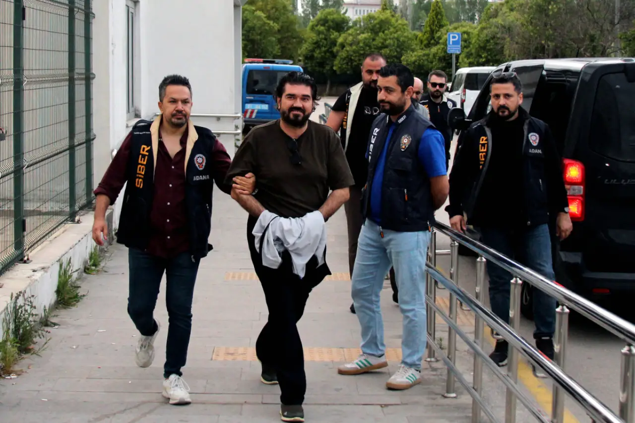 Gözaltına alınan Rasim Ozan Kütahyalı'dan ilk açıklama: Yanlış anlaşılma var