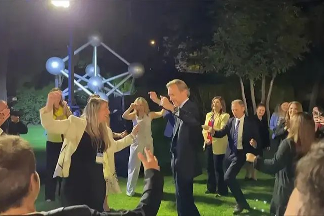 Fransa ve Belçika elçileri 'Erik Dalı' düellosu yapacak