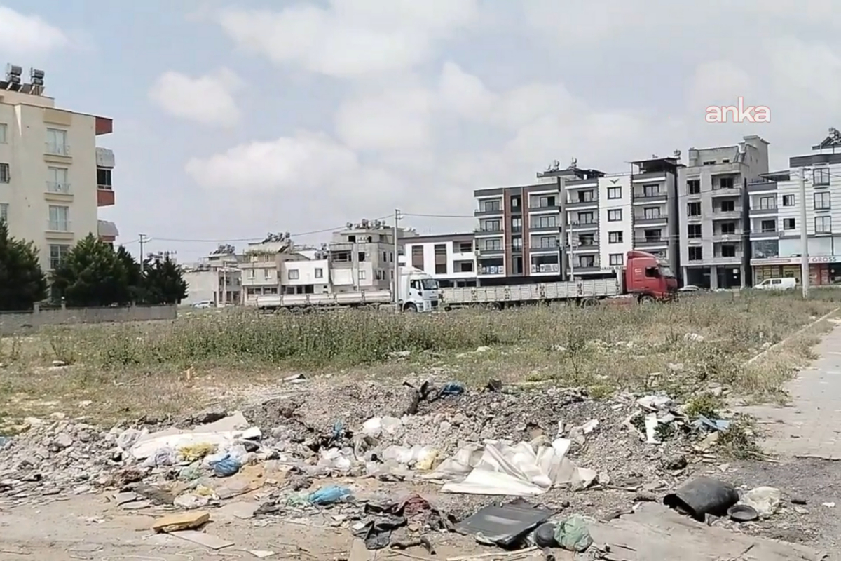 Mersin’de yurttaşlardan plastik yakma tesislerine tepki: "Zehirli tesislerle iç içe yaşamak istemiyoruz"