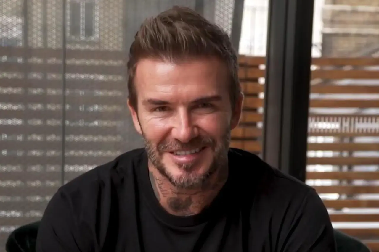 David Beckham, İngiltere'nin ilk sporcu milyarderi oldu