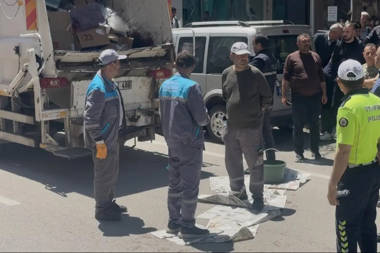 Isparta'da iş cinayeti: Çöp toplama kamyonuna sıkışan temizlik işçisi hayatını kaybetti
