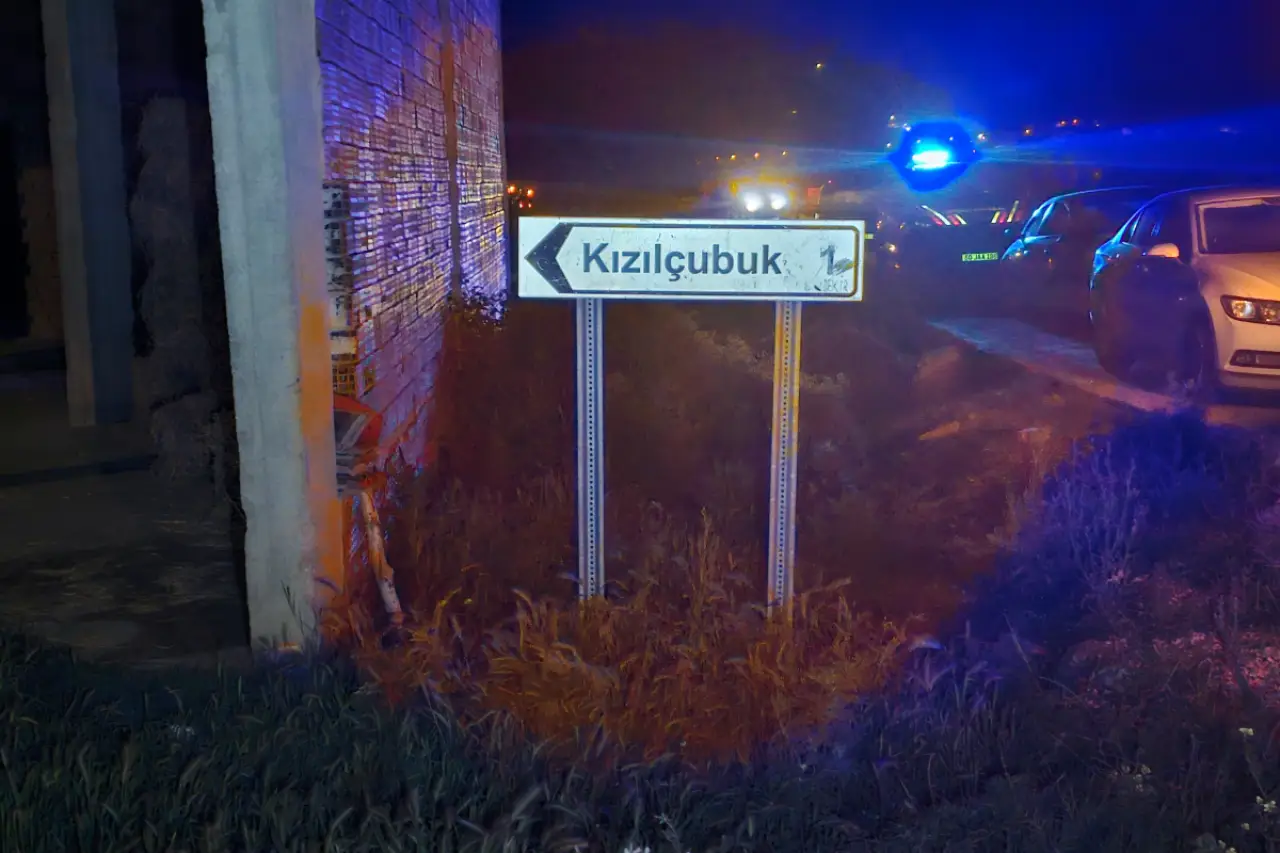 Kelkit Çayı'nın debisi yükseldi, taşkın riskine karşı köy boşatıldı