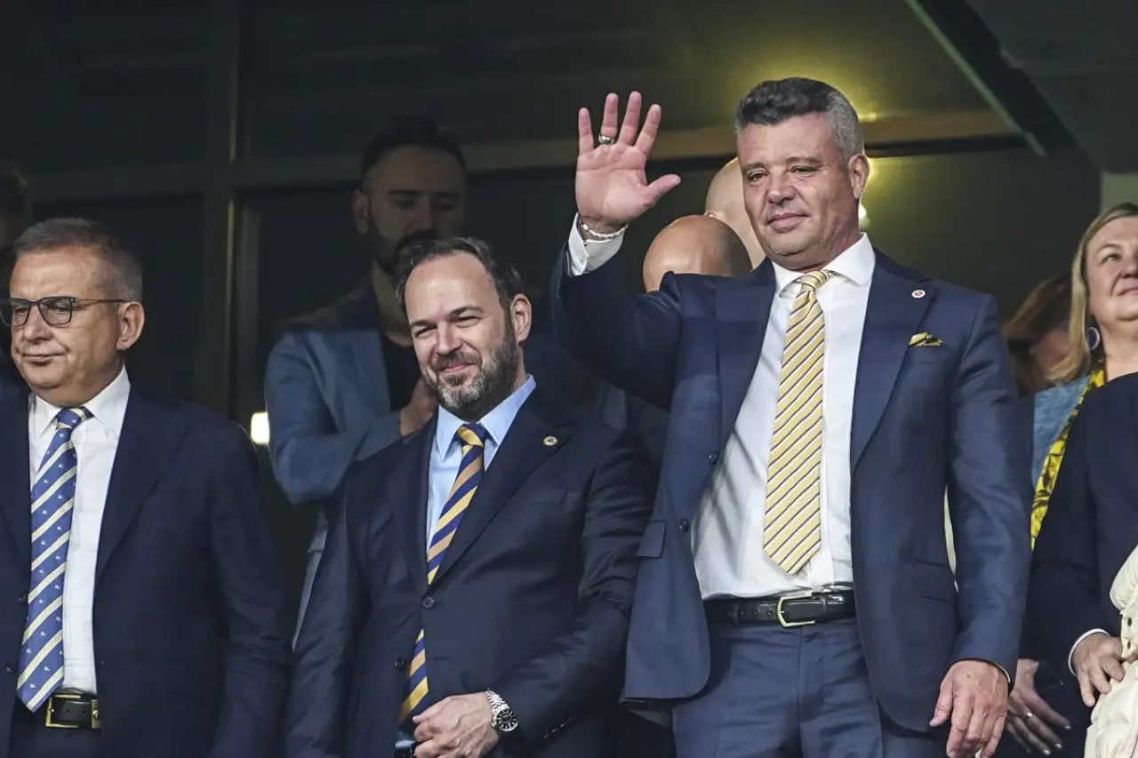 Fenerbahçe taraftarlarından Kadıköy'de protesto