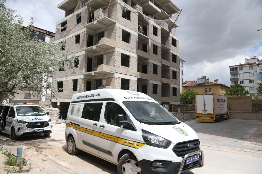 Niğde'de inşaatın 4. katından düşen işçi ağır yaralandı