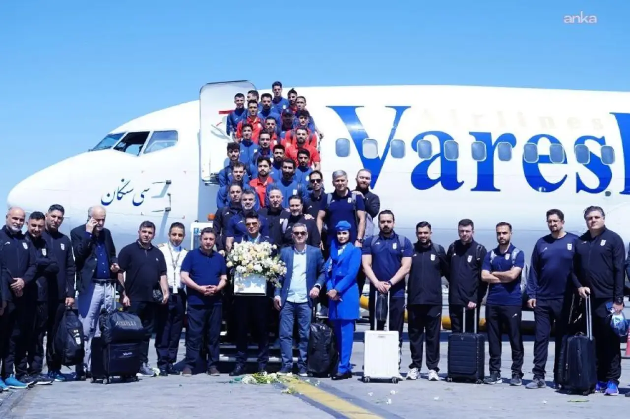 İran milli futbol takımı, hazırlık kampı için Antalya'ya geldi