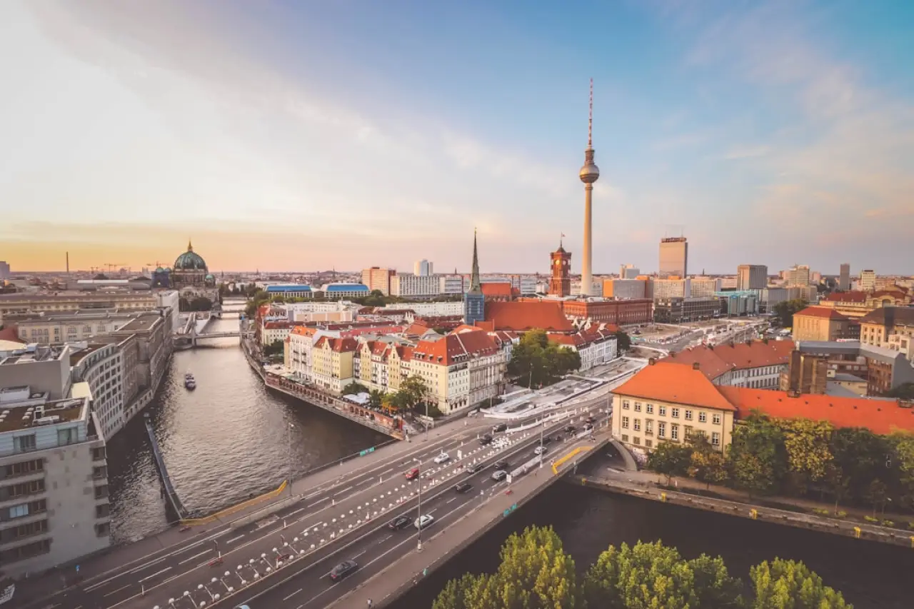 Berlin yakınlarında Rus istihbaratına ait silah deposunun olduğu iddia edildi