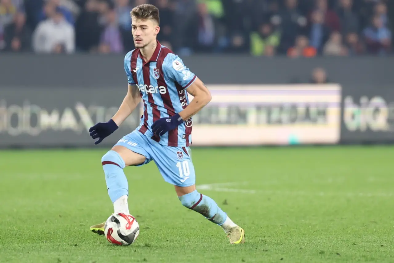 Trabzonspor, 8.5 milyon avroya Ernest Muçi’nin bonservisini aldı: “Daha yüksek bedelli transferler de gelecek”