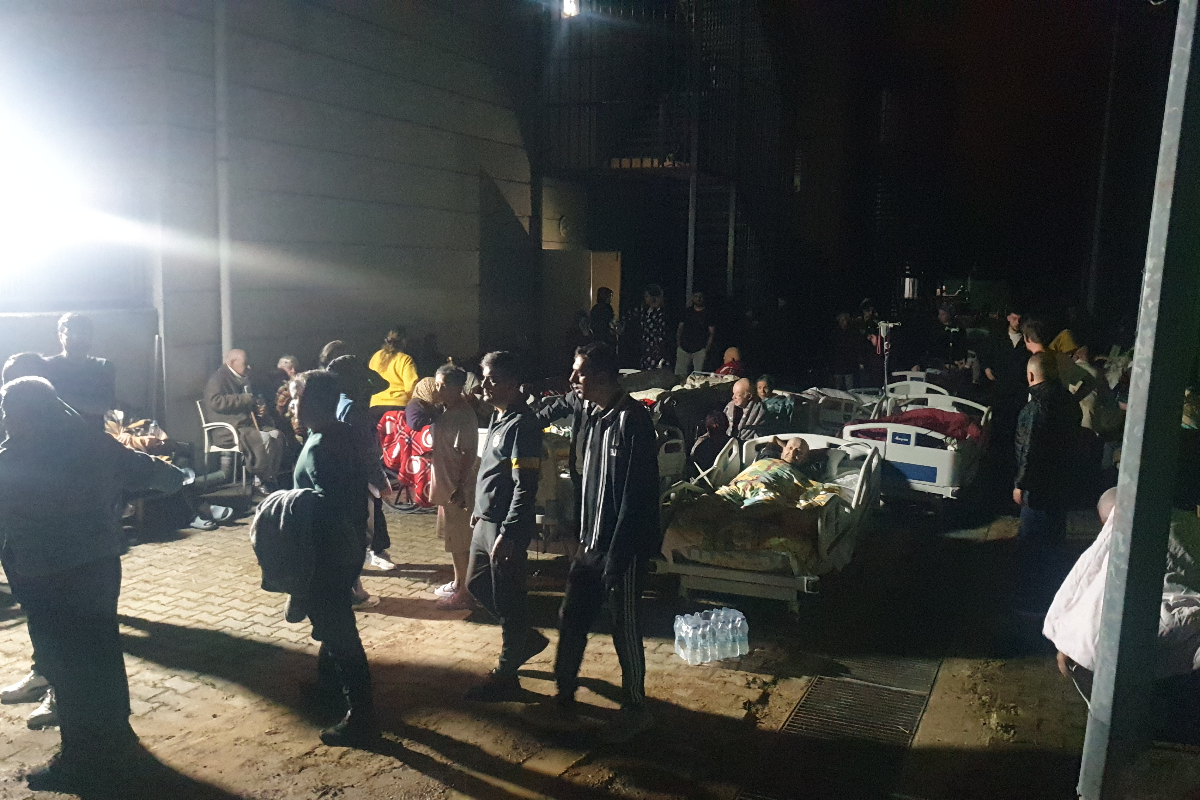 Düzce'de huzurevinde yangın: 53 kişi tahliye edildi