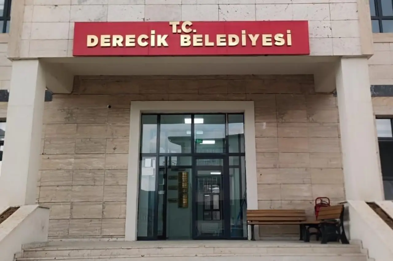 Derecik Belediyesi’nin yeni başkan vekili AKP’li Rahim Can oldu