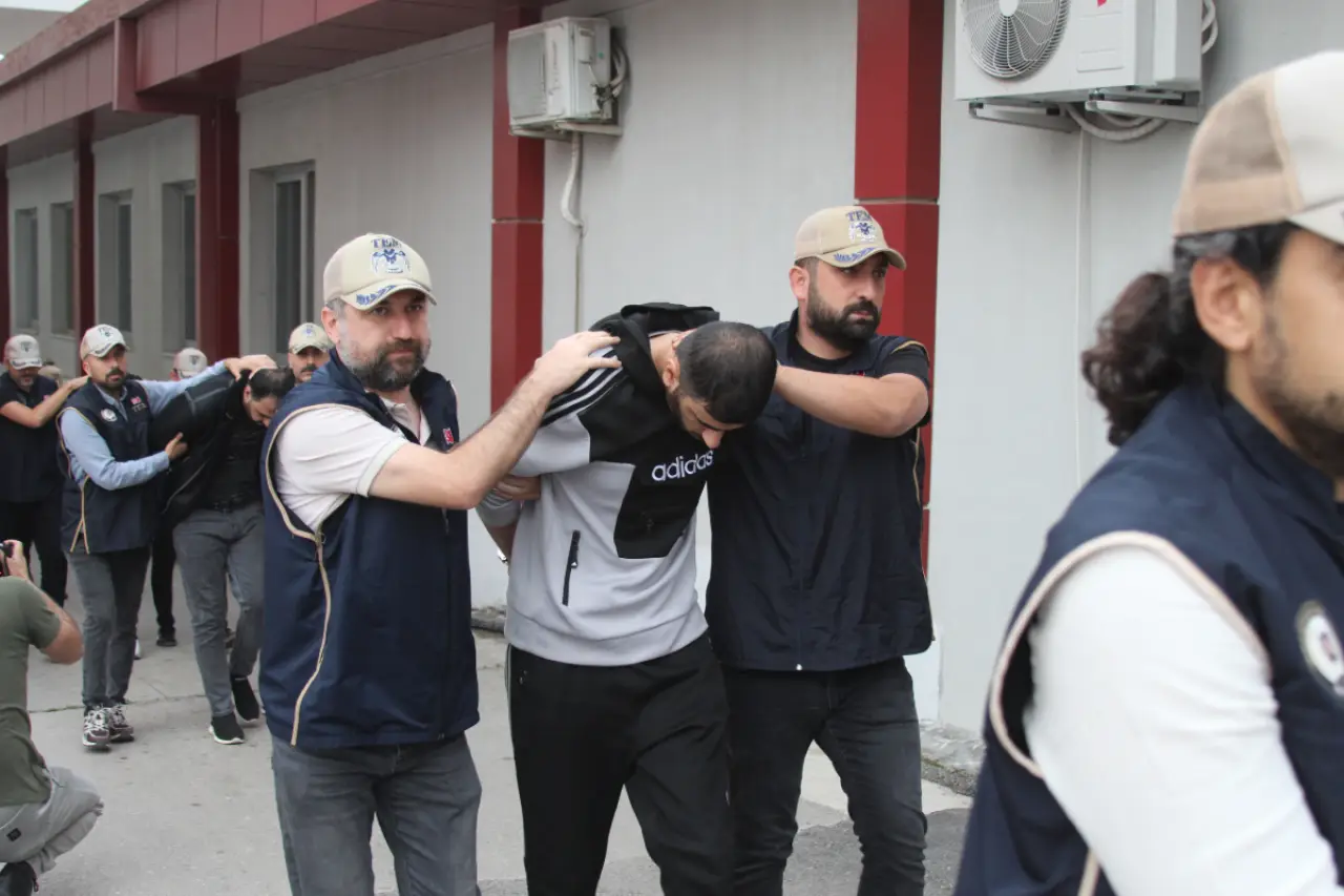Adana’da IŞİD operasyonu: 16 kişi gözaltına alındı