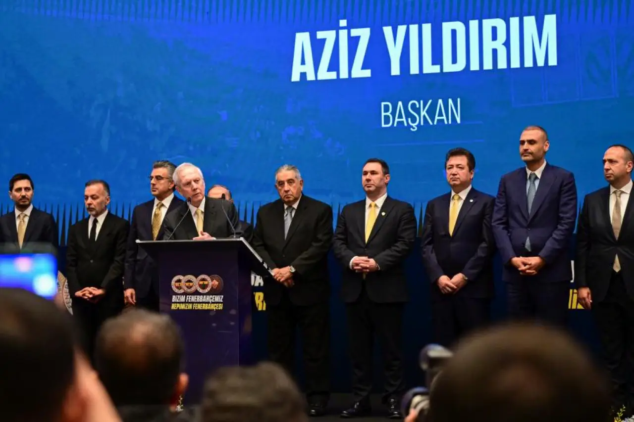 Aziz Yıldırım'dan Ali Koç ve Hakan Safi'ye çağrı: Gelin hep beraber Fenerbahçe'yi şampiyonluğa taşıyalım