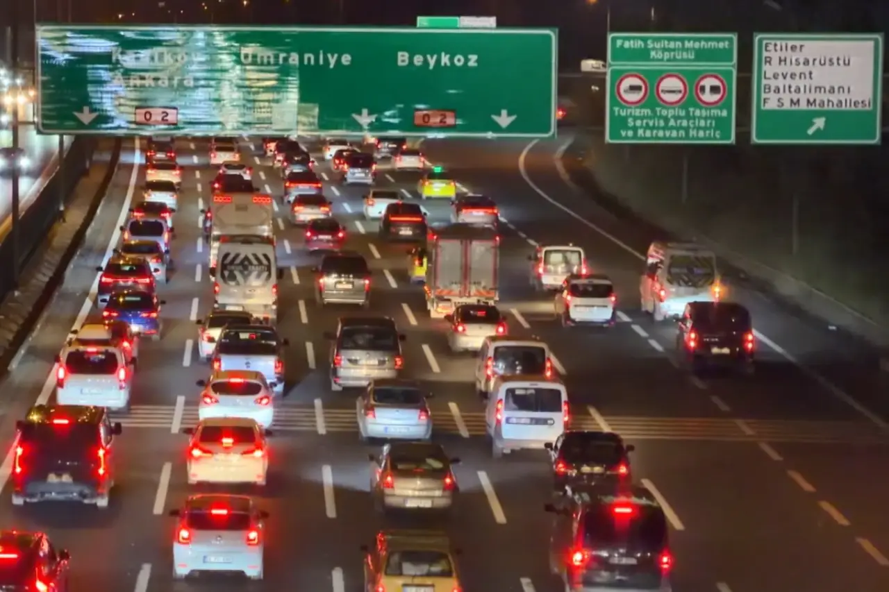 Bayram trafiği başladı: İstanbul'da bazı yollarda yoğunluk oluştu