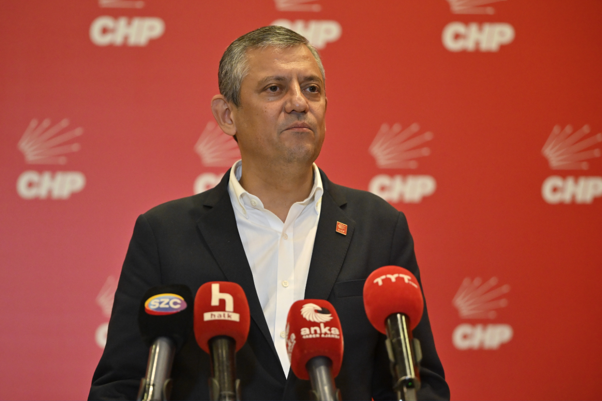 Özgür Özel’den Kılıçdaroğlu’na açık çağrı: 40 gün sonra kurultay yapmak üzere gelirse memnuniyetle karşılayacağız