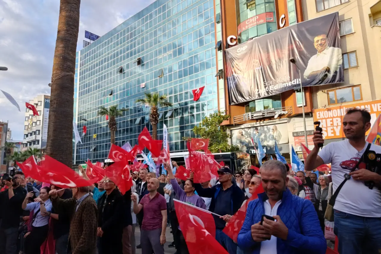 CHP Genel Merkezi’ne müdahalenin ardından Denizli’de protesto yürüyüşü