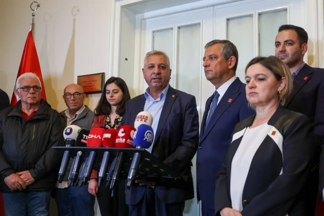 EMEP'ten CHP'ye ziyaret: 'Saray düzenine karşı birlikte mücadelenin içinde olacağız'