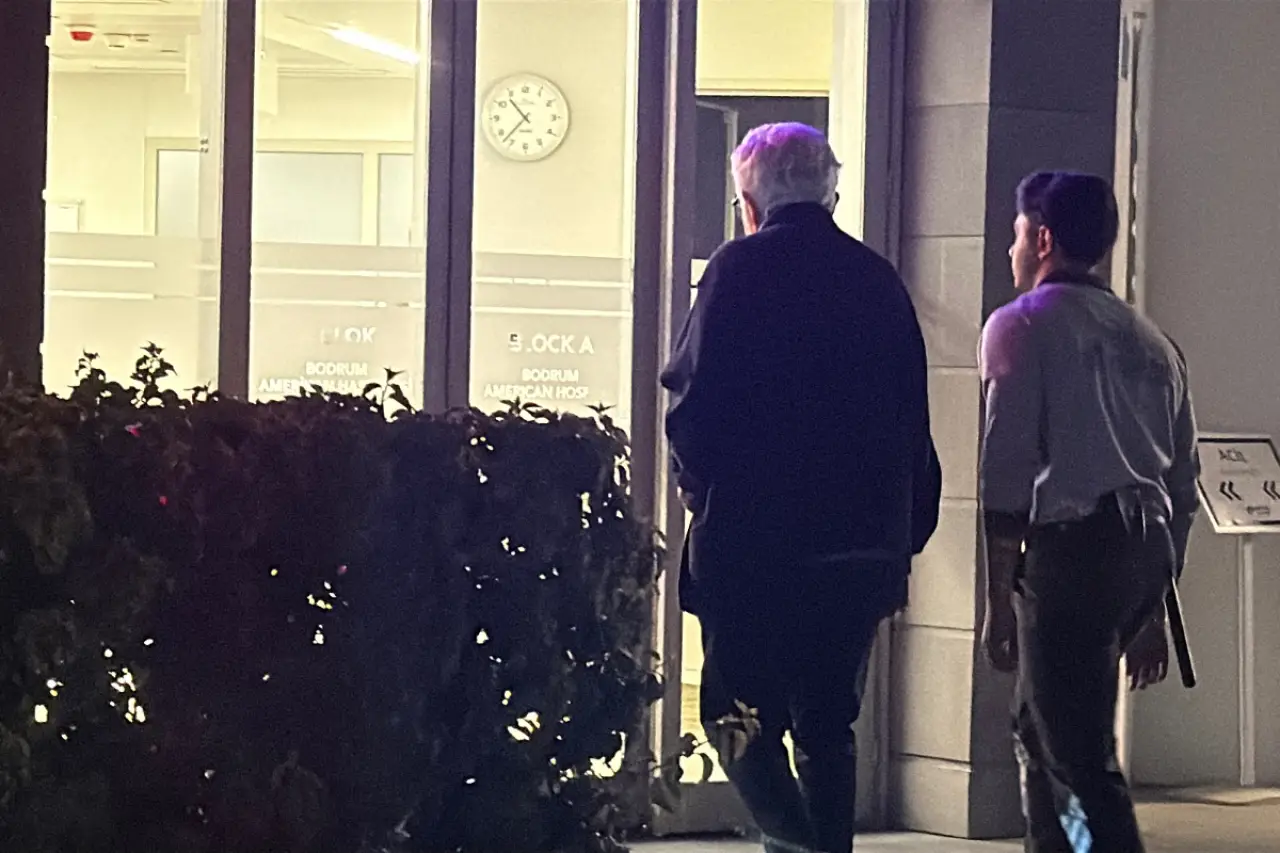 Zülfü Livaneli'nin eşi Ülker Livaneli hastaneye kaldırıldı