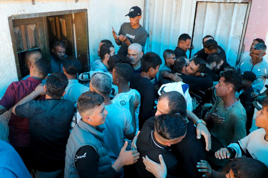 İsrail ordusu, Gazze'den alıkoyduğu biri kadın, 15 Filistinli esiri serbest bıraktı